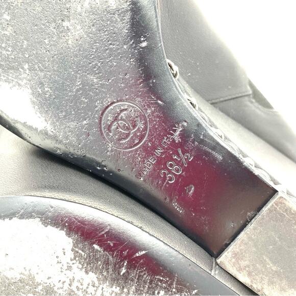 Chanel Black Leather Pointed Toe Wedge Boots w/ Chain Detail 38.5 - Picture 13 of 14